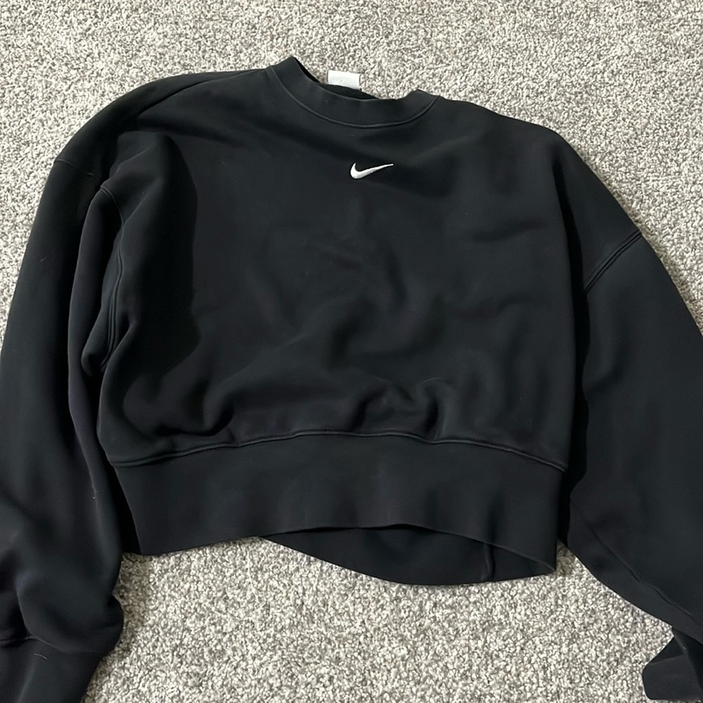 nike crop crew neck